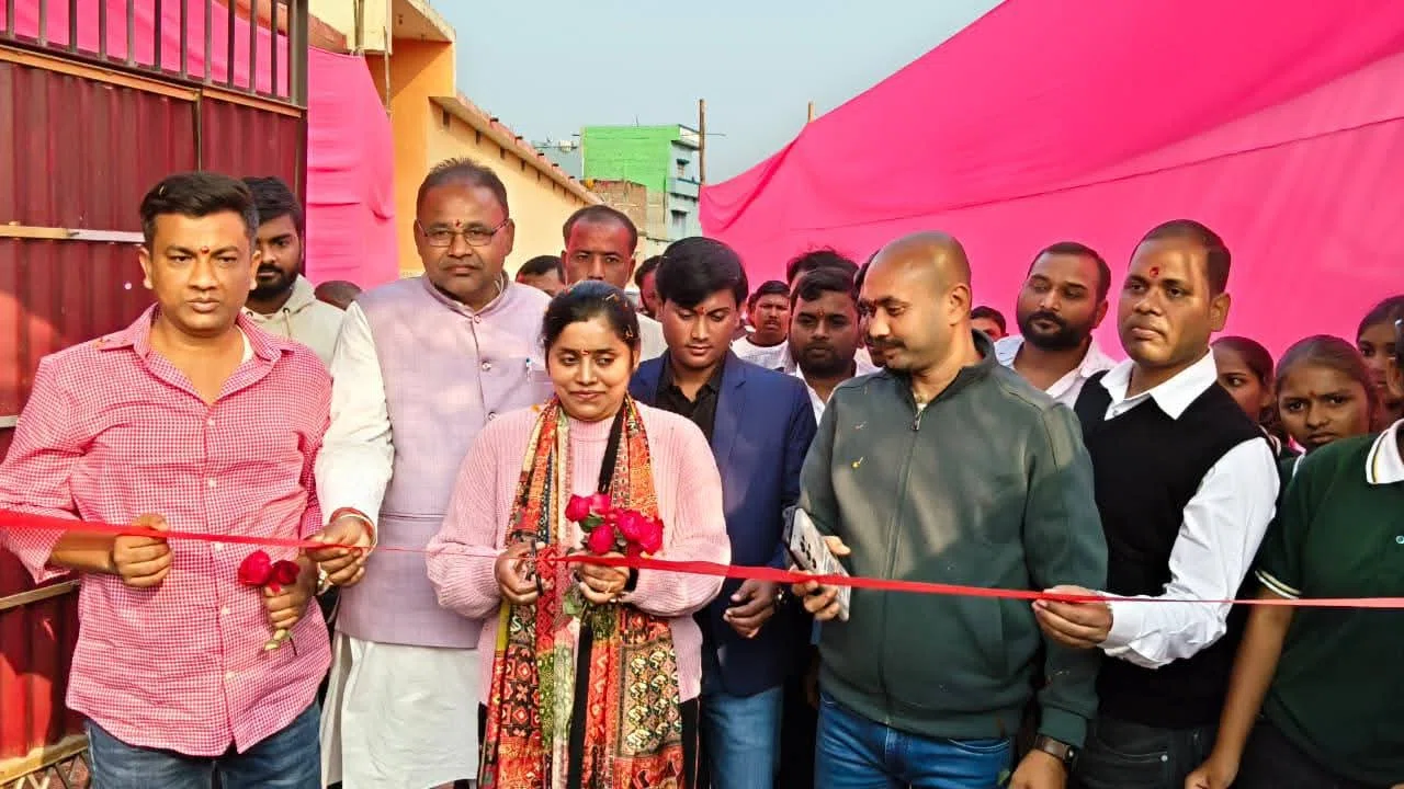 ग्रामीण बिहार में शिक्षा का नया मॉडल बना CPS: गणतंत्र दिवस पर विज्ञान प्रदर्शनी और शारदा सिन्हा के लोकगीतों ने जीता सबका दिल, कार्यक्रम का उद्घाटन नगर परिषद अध्यक्ष अर्चना कुमारी न