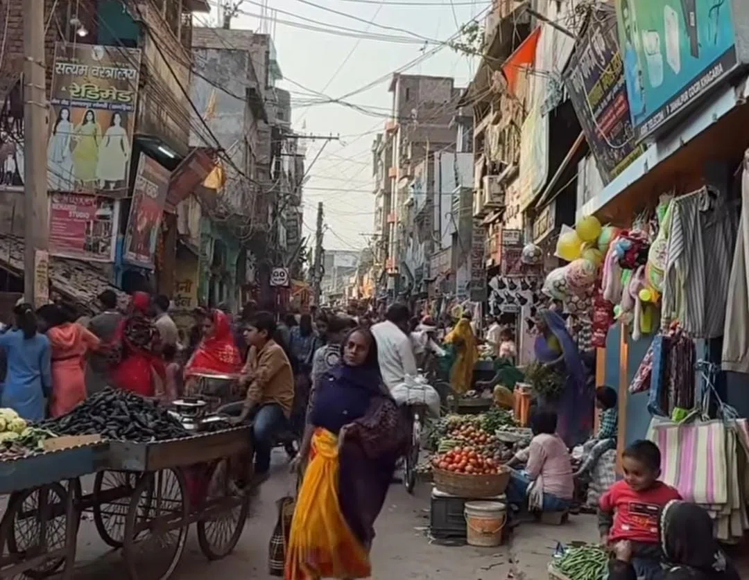 दो दिन की सख्ती, तीसरे दिन ढीलाई! गोगरी में बुलडोज़र गया… अतिक्रमण फिर आया — सिस्टम फेल या..