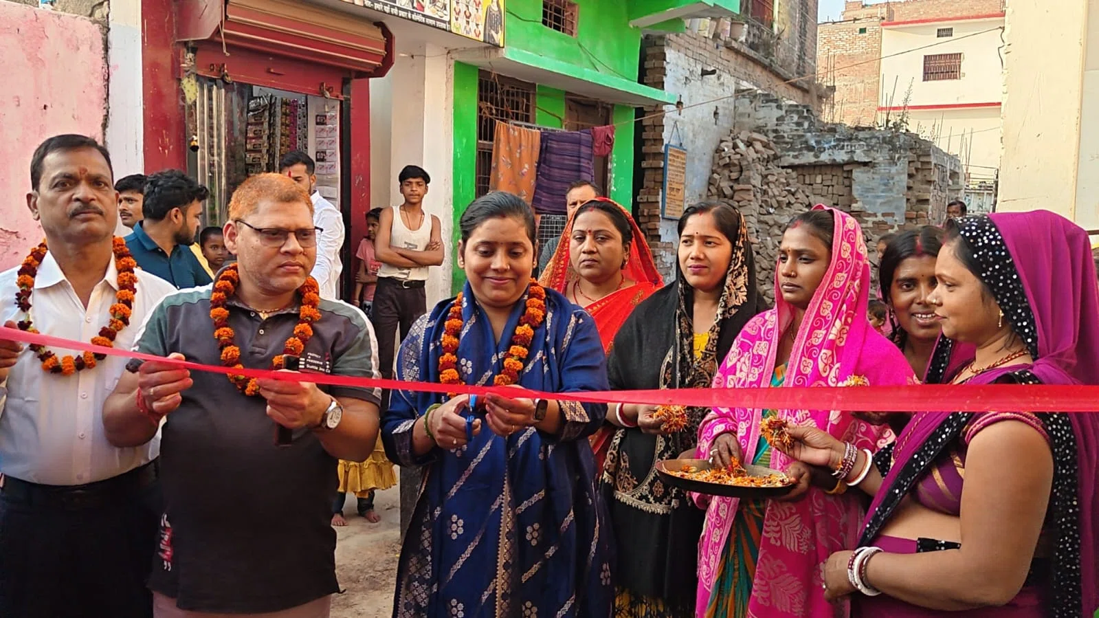 खगड़िया में तेज़ रफ्तार विकास: नगर सभापति अर्चना कुमारी ने वार्ड-23 को दी सड़क-नाला और जल सुविधा की सौगात