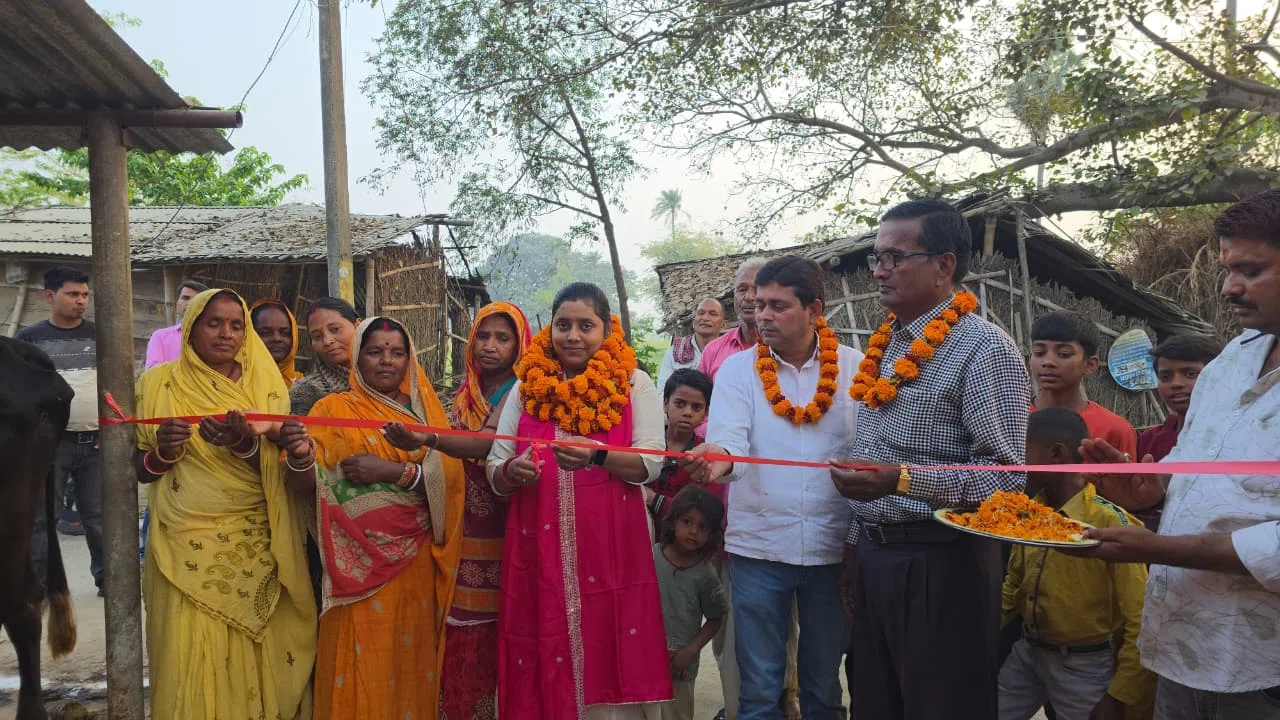 नगर सभापति अर्चना कुमारी के नेतृत्व में रामचंद्रा में ₹22 लाख की दो नई पीसीसी सड़कों का उद्घाटन, खिलाड़ियों और स्थानीय निवासियों को मिली बड़ी राहत