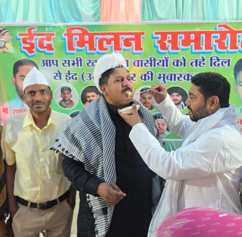 ईद-उल-फितर के मौके पर खगड़िया में गंगा-जमुनी तहज़ीब की मिसाल, मनोहर यादव समेत राजद के कई नेताओं ने मुस्लिम समाज के लोगों को गले लगाकर दी मुबारकबाद