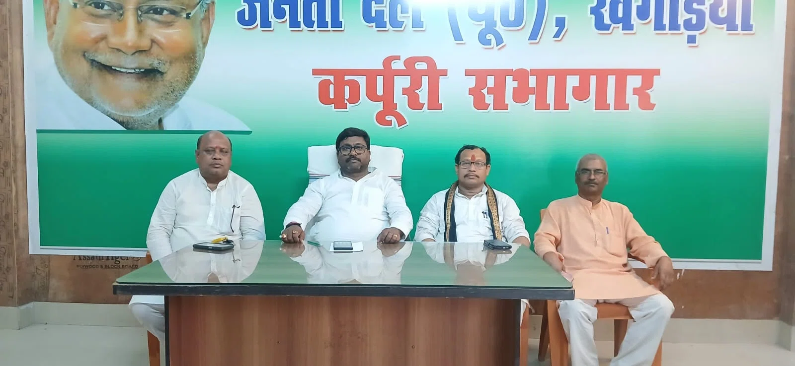 ओलावृष्टि और बेमौसम बारिश से मक्का की पूरी फसल तबाह, खगड़िया-अलौली के हजारों किसान संकट में—मुआवजे को लेकर विधायक बबलू कुमार मंडल ने जिलाधिकारी से की जोरदार मांग, कहा ‘हर हाल में क