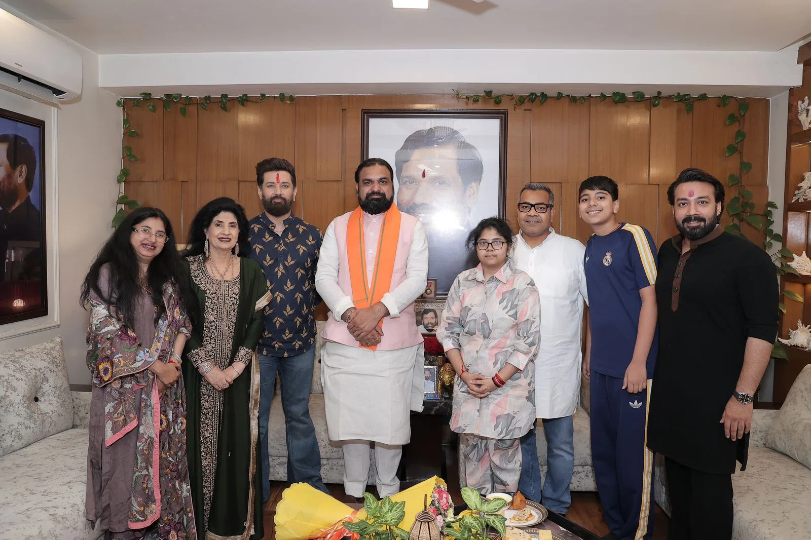 दिल्ली में महा सियासी शक्ति संगम: चिराग पासवान के आवास पर मुख्यमंत्री सम्राट चौधरी का भव्य आगमन, जमुई सांसद अरुण भारती और खगड़िया सांसद राजेश वर्मा की मौजूदगी में बिहार के विकास, य