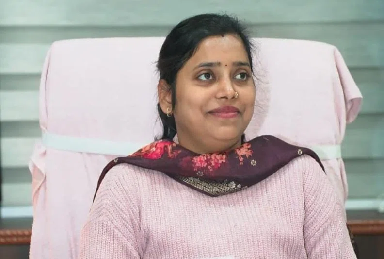 खगड़िया नगर परिषद का ऐतिहासिक एक्शन— पोस्ट ऑफिस रोड,DAV रोड समेत 4 बड़ी योजनाएं रद्द,लापरवाह ठेकेदारों पर टूटा प्रशासन का कहर,2 संवेदक एक साल के लिए ब्लैकलिस्ट