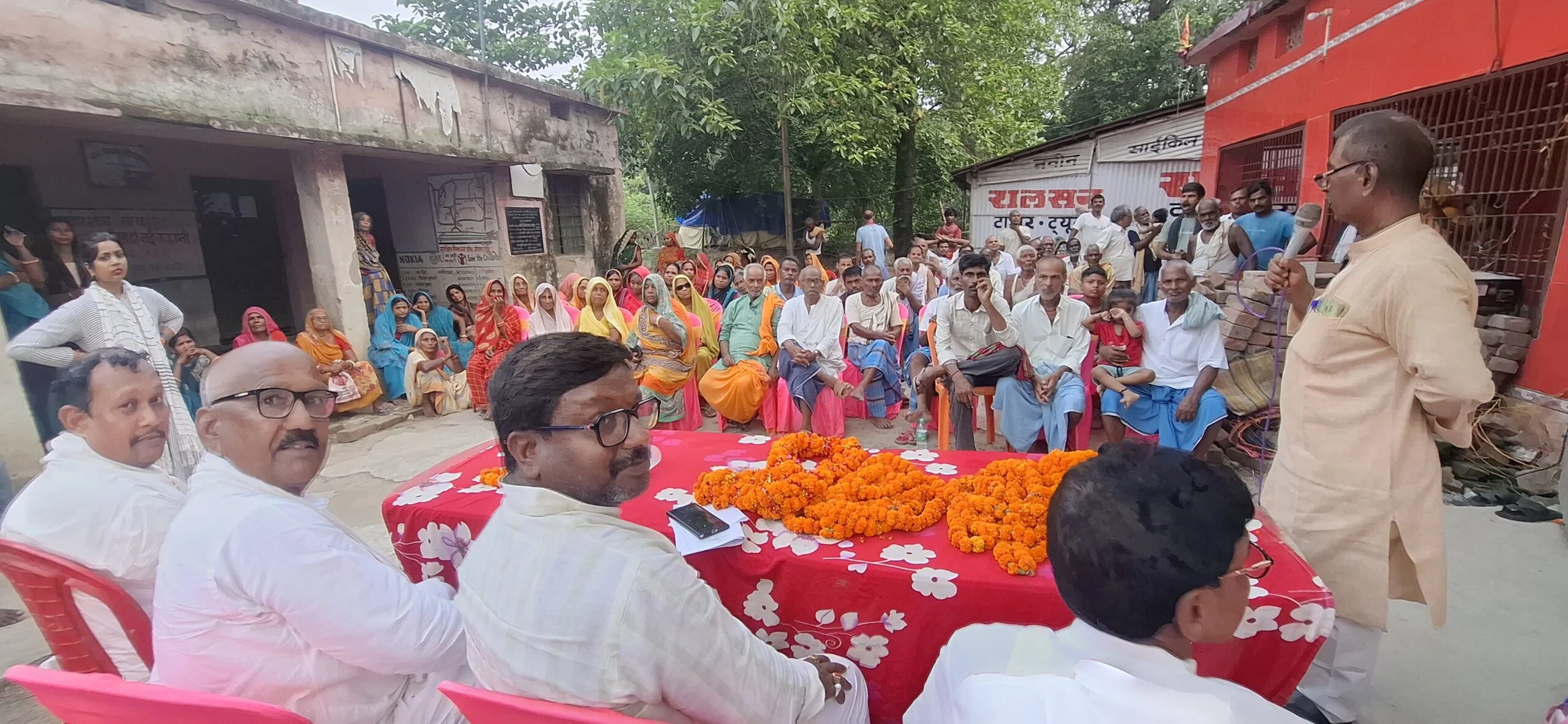 खगड़िया में विकास का बड़ा ऐलान: महावीर मंदिर परिसर में 11.31 लाख के चबूतरे का शिलान्यास, विधायक बबलू मंडल ने पेश किया विकास का पूरा खाका—मेडिकल कॉलेज, 433 करोड़ का ड्रेनेज और वेटनर