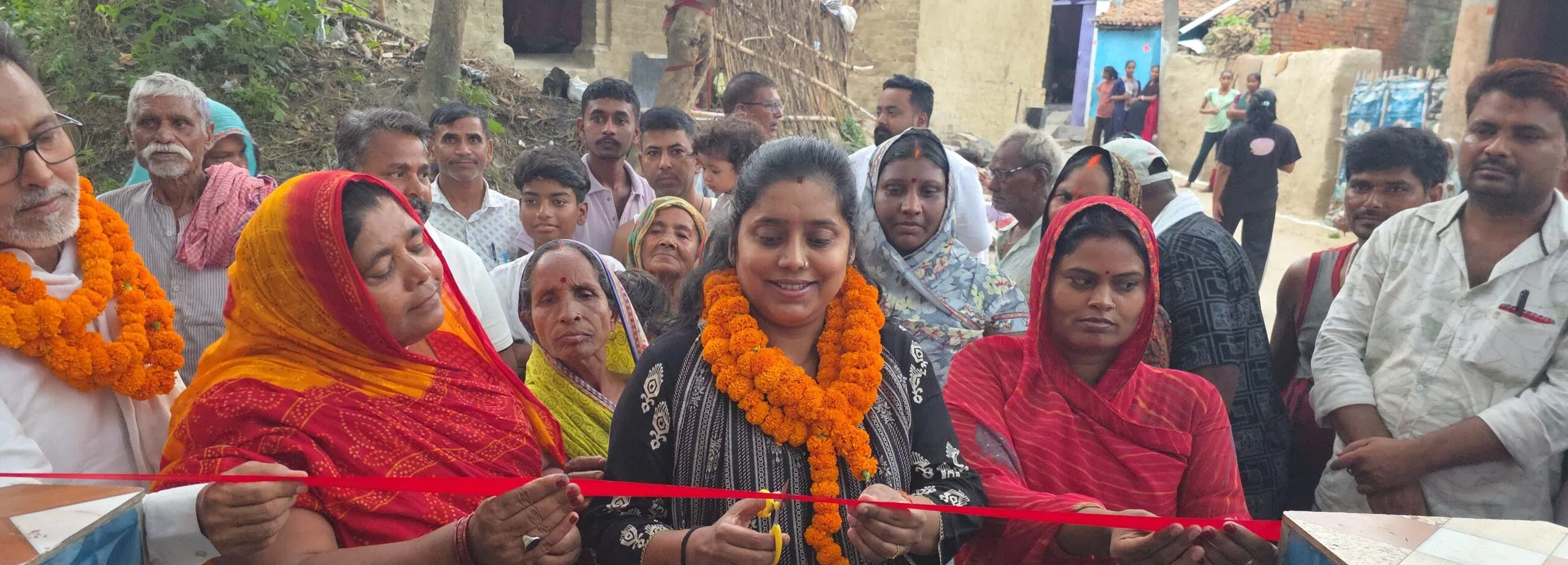 खगड़िया में विकास की एक और बड़ी सौगात: नगर सभापति अर्चना कुमारी ने कोठिया के ऐतिहासिक ठाकुर बैठका परिसर में 8.35 लाख रुपये की लागत से निर्मित भव्य चबूतरे का किया उद्घाटन, सामाजिक,