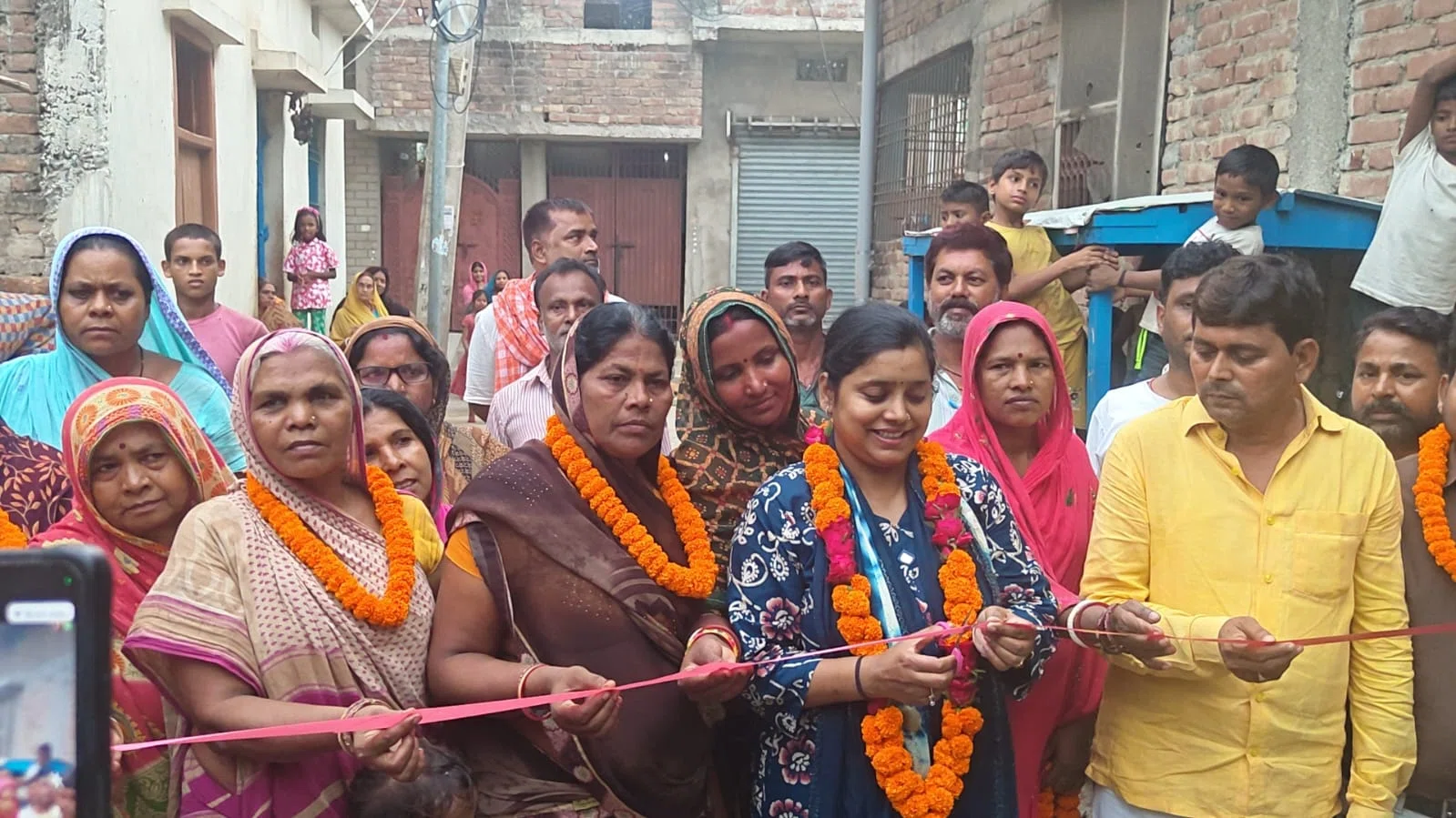 खगड़िया में विकास का डबल धमाका: नगर सभापति अर्चना कुमारी ने वार्ड-08 और वार्ड-31 को दी ₹34.68 लाख की दो बड़ी जनहित योजनाओं की सौगात, नई पीसीसी सड़क और आरसीसी नाला से आवागमन