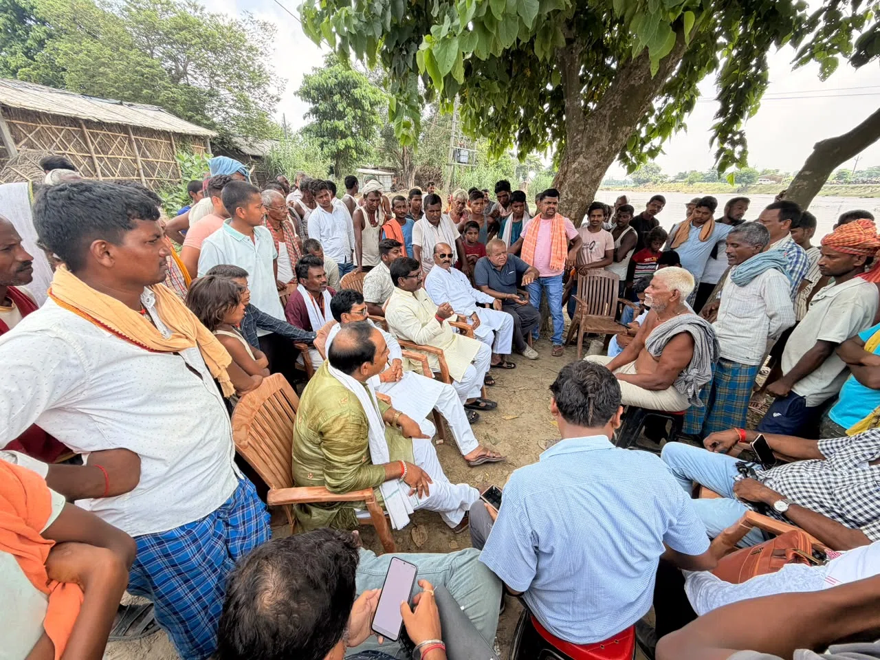 बेलौर में विकास का बड़ा ऐलान: विधायक बबलू कुमार मंडल ने निजी कोष से पीपा पुल निर्माण का किया शुभारंभ, वर्षों से परेशान हजारों ग्रामीणों को मिलेगी राहत, बोले—बच्चों की पढ़ाई, किसानो