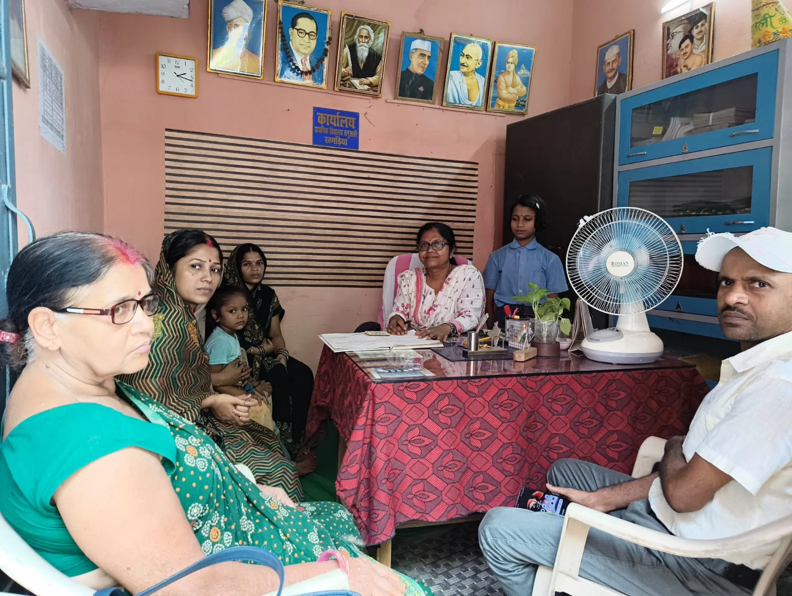 खगड़िया: बच्चों की शिक्षा और सुरक्षा पर वार्ड पार्षद रुबी कुमारी का सख्त संदेश—'पहले शिक्षक चखेंगे मध्यान्ह भोजन, फिर बच्चों को परोसा जाएगा', स्कूल की व्यवस्थाओं में सुधार के दिए क