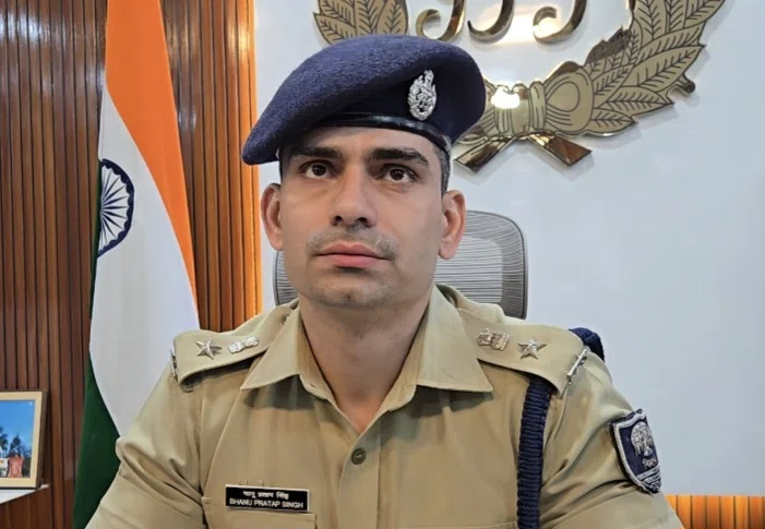 अपराध जगत की बड़ी मछलियां अब तक आखिर क्यों है SP भानु प्रताप सिंह के जाल से दूर? छोटी मछलियों को निचले अधिकारियों ने बनाया शिकार,बचा दिया बड़े माफियाओं का गैरकानूनी व्यापार?