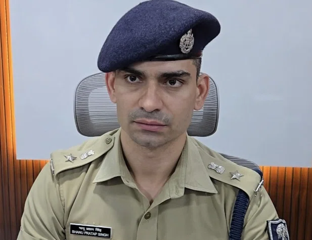 खगड़िया में अपराधियों पर पुलिस का शिकंजा, 24 घंटे में 37 गिरफ्तारी से लेकर 52 वारंट-कुर्की-इश्तेहार तक बड़ी कार्रवाई; हथियार, कारतूस और शराब बरामद, 438 वाहनों की हुई जांच