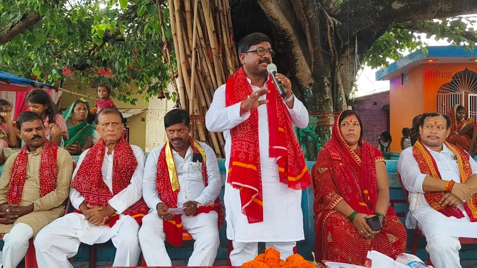 चैधा बन्नी में 24 घंटे तक गूंजेगा राम नाम का जयघोष, सदर विधायक बबलू मंडल ने फीता काटकर किया भव्य रामधुन महायज्ञ का उद्घाटन; उमड़ी श्रद्धालुओं की भारी भीड़, भक्तिमय हुआ पूरा इलाका,
