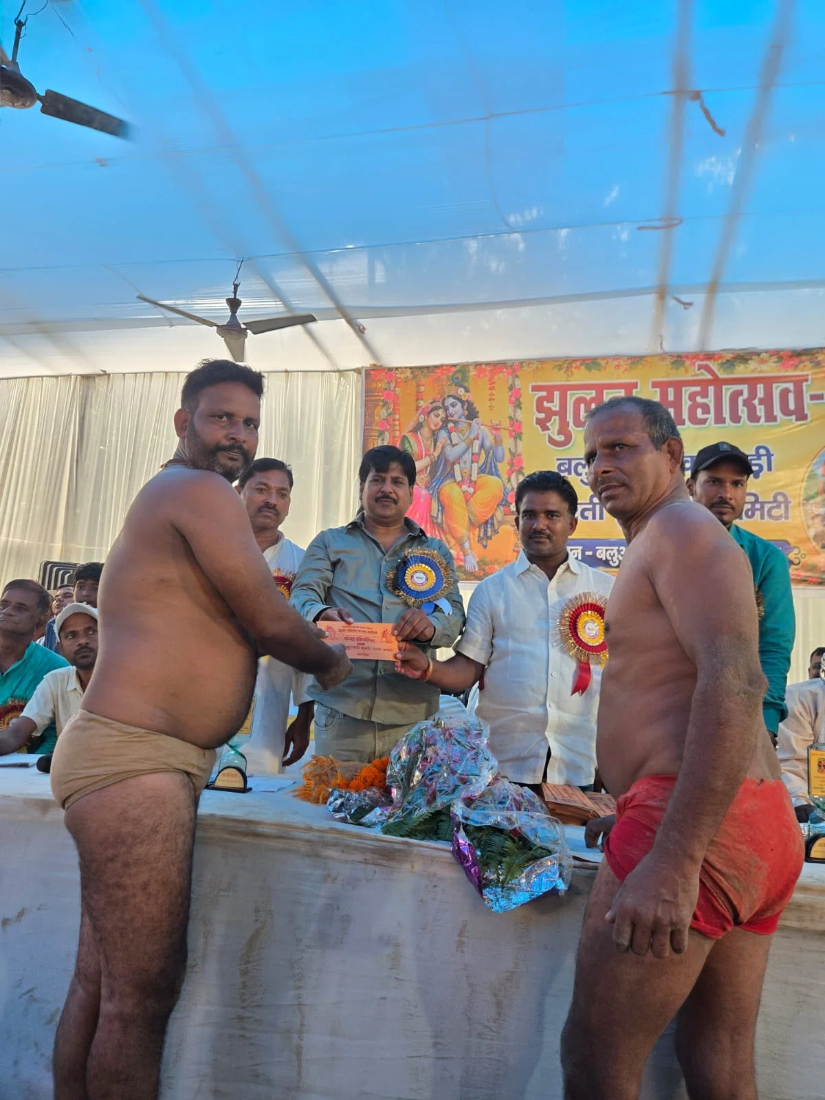 बलुआही ठाकुरबाड़ी में छिड़ा पहलवानों का महासंग्राम, 80 से ज्यादा मुकाबलों में गूंजी अखाड़े की हुंकार—नेपाल से राजस्थान तक के पहलवानों ने दिखाया दमखम, निवर्तमान राजद जिलाध्यक्ष मनोह