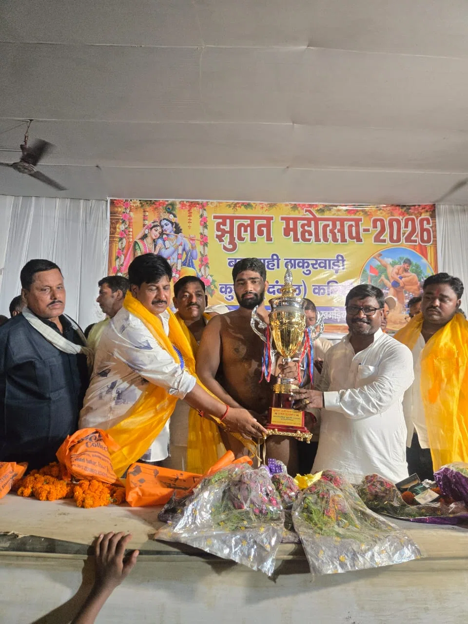 बलुआही ठाकुरबाड़ी में दंगल का ऐसा महासंग्राम कि अखाड़े में मचा घमासान! नेपाल से राजस्थान, यूपी से झारखंड तक के पहलवानों ने दिखाया बाहुबल, 40+ मुकाबलों में पुरुषों के साथ महिला पहलव